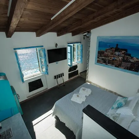 A Luna In Ma-Sea View Room Or Apartment Citr O11O3Ocavoo50